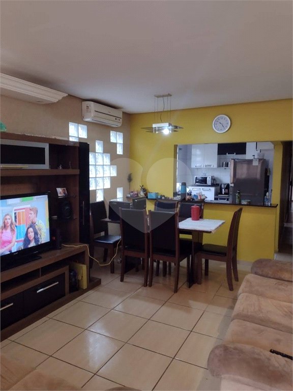 Sobrado à venda com 4 quartos, sendo 1 suíte,  em Jardim Maria Luiza, São Paulo, SP