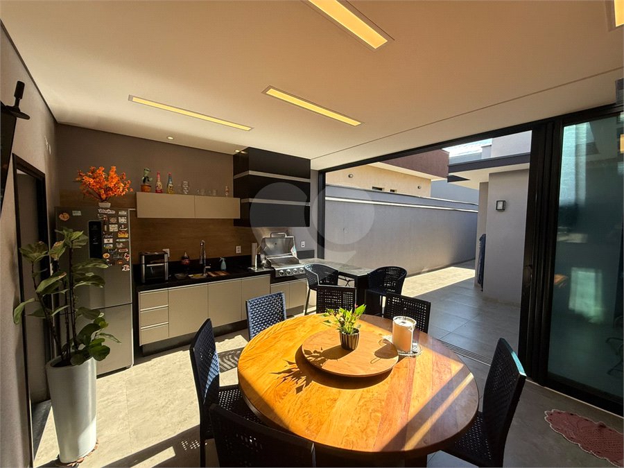 Casa à venda com 3 suítes no condomínio Costa das Areias, Salto - SP