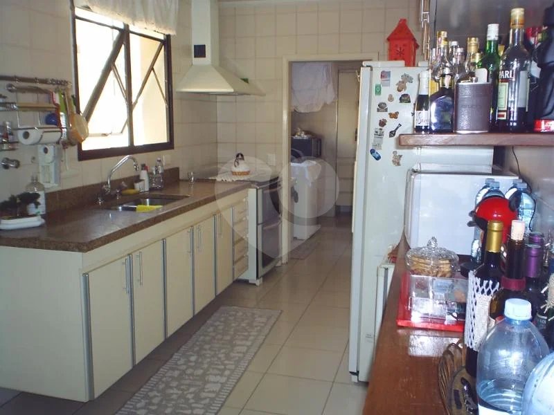 Apartamento á venda na Vila Olímpia de 156m² com 3 dormitórios, 1 suíte e 2 vagas.