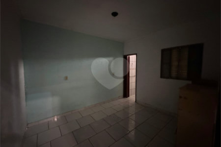 Casa á venda, com 2 Dormitórios e Edícula, em São Carlos-SP.