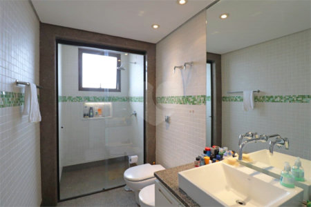 Apartamento à venda com 3 suítes em Vila Suzana, São Paulo, SP
