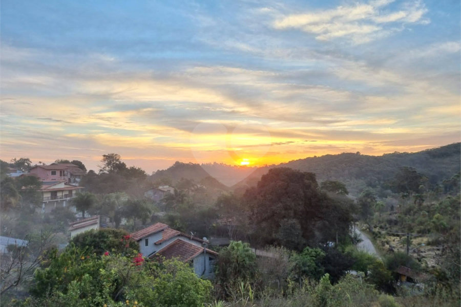 Casa à venda com 3 quartos, sendo 1 suíte, em Serra da Cantareira, Mairiporã, SP