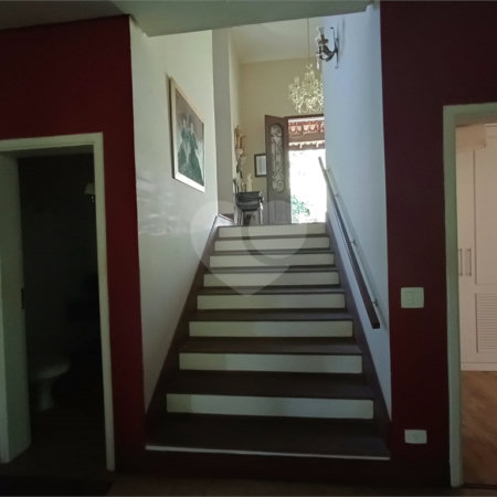 Casa à venda com 4 quartos, sendo 3 suítes, no condomínio Patrimônio do Carmo, São Roque - SP