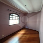 Sobrado à venda com 3 quartos, sendo 1 suíte,  em Jardim Pinheiros, São Paulo, SP