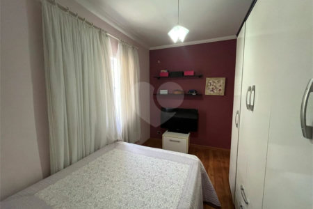 Casa à venda com 3 quartos, sendo 1 suíte,  em Jardim Casablanca, São Paulo, SP
