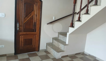 Casa à venda com 4 quartos, sendo 1 suíte, em Jardim Rosa de Franca, Guarulhos, SP