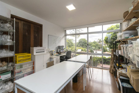 Casa à venda com 3 quartos, sendo 2 suítes, em Alto de Pinheiros, São Paulo, SP