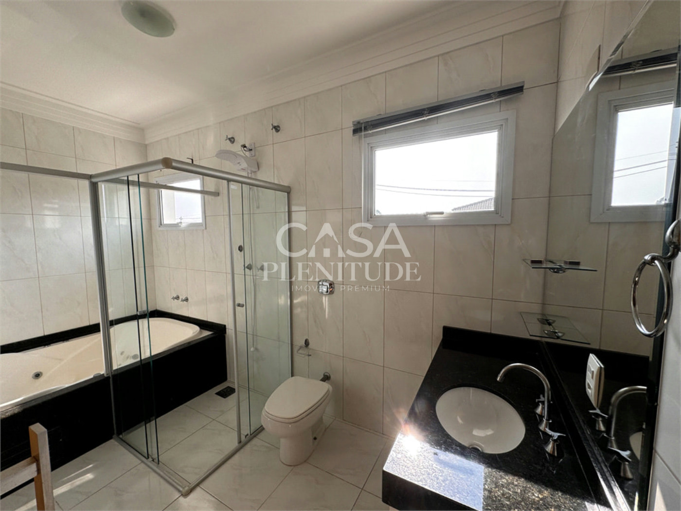 Casa em condomínio à venda com 3 suítes em Vila Haro, Sorocaba, SP