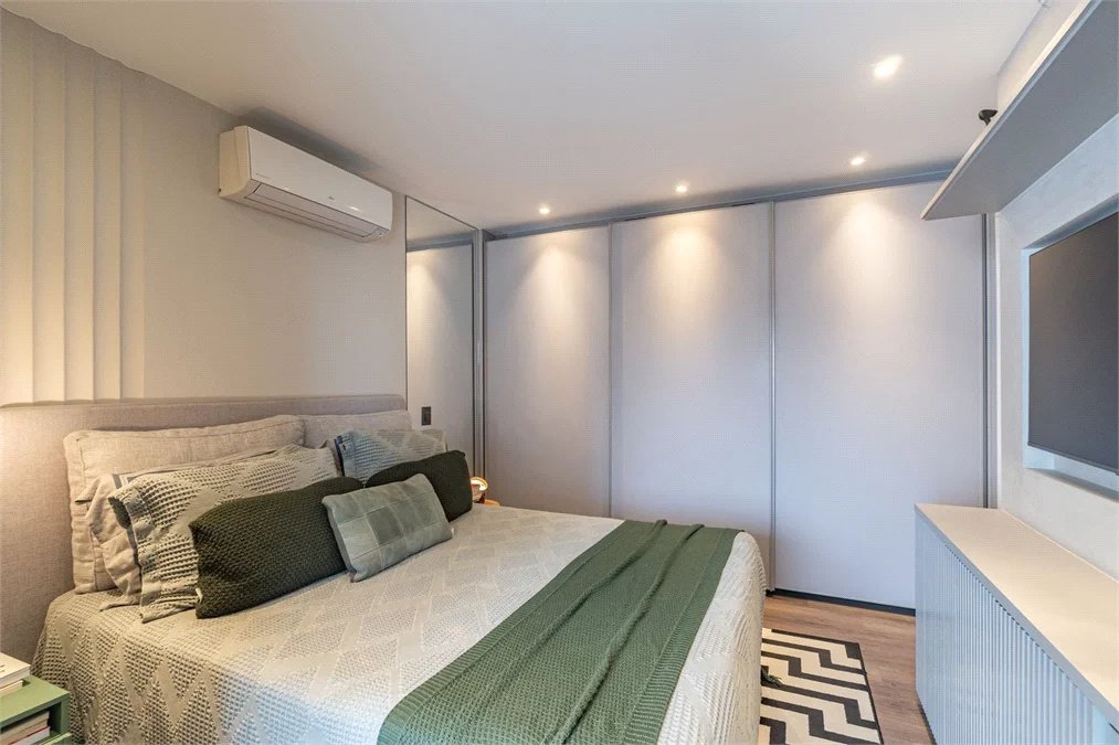 Apartamento à venda com 4 quartos, sendo 3 suítes, em Jardim das Acácias, São Paulo, SP