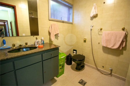 Casa à venda ou para alugar com 4 quartos, sendo 1 suíte, no Centro, São Roque, SP