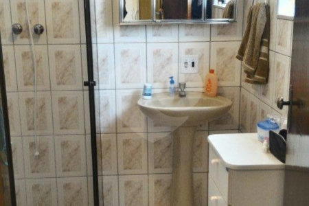 Sobrado à venda com 6 quartos em Chora Menino, São Paulo, SP