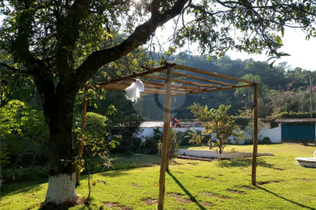 Chácara à venda com 8 quartos em Loteamento Chácara Val Paraiso, Atibaia, SP