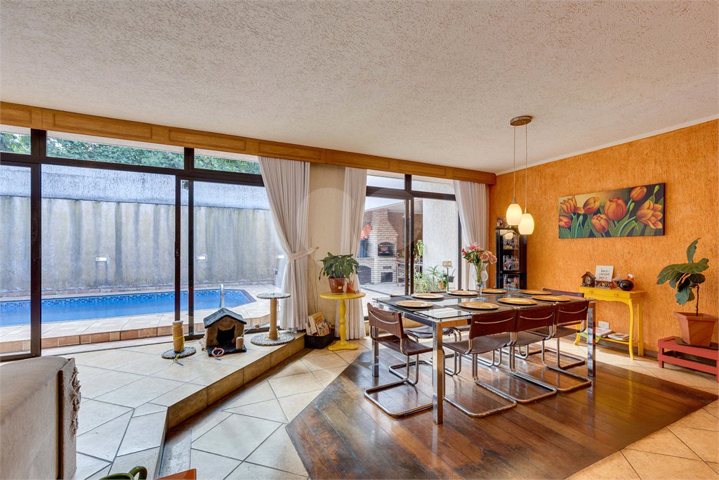 Casa de Vila à venda com 4 quartos, sendo 2 suítes,  no condomínio City Campo Grande, São Paulo - SP