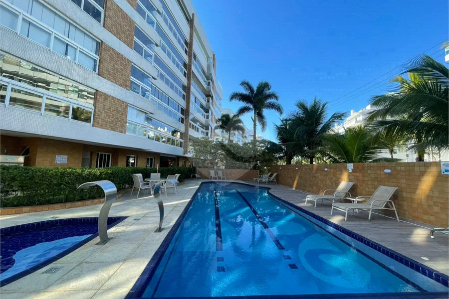 Apartamento à venda ou para alugar com 3 quartos, sendo 1 suíte,  em Riviera de São Lourenço, Bertioga, SP