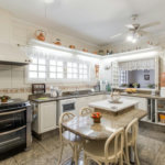 Casa à venda com 5 quartos, sendo 3 suítes, em Alto da Boa Vista, São Paulo, SP