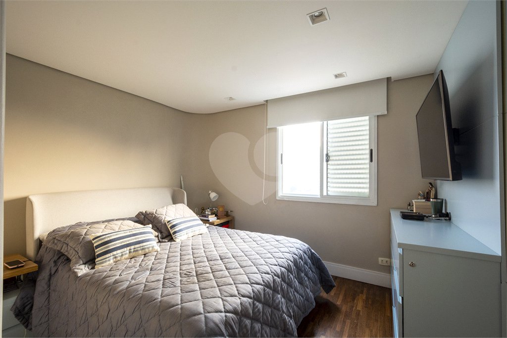 Apartamento à venda com 3 quartos, sendo 1 suíte,  em Jardim Marajoara, São Paulo, SP