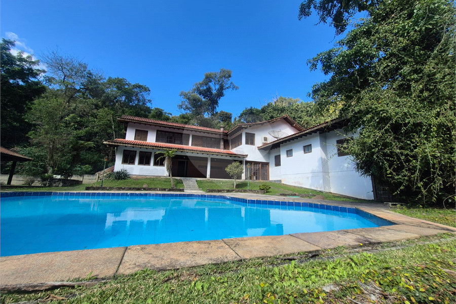 Casa à venda ou para alugar com 4 suítes no condomínio Parque Imperial da Cantareira, Mairiporã - SP