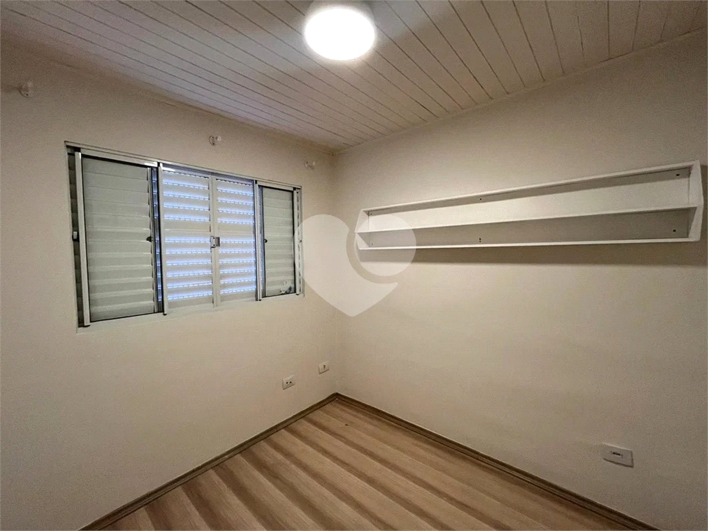 Casa à venda com 4 quartos, sendo 1 suíte,  em Jardim Franca, São Paulo, SP