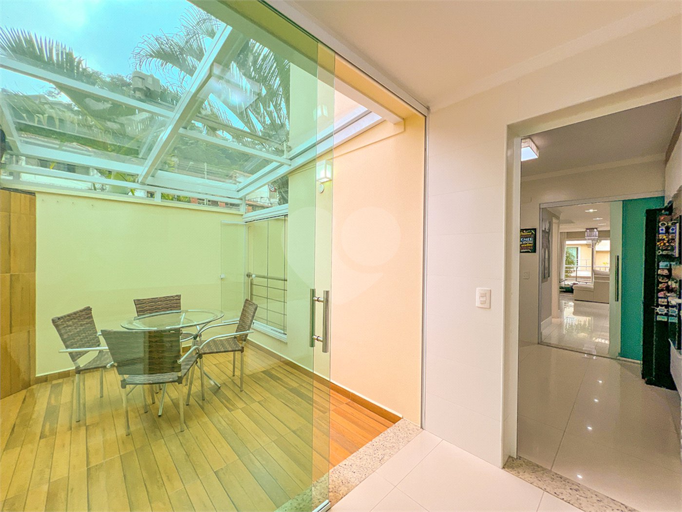 Casa à venda com 4 quartos, sendo 2 suítes,  no condomínio Floradas da Serra, São Paulo - SP
