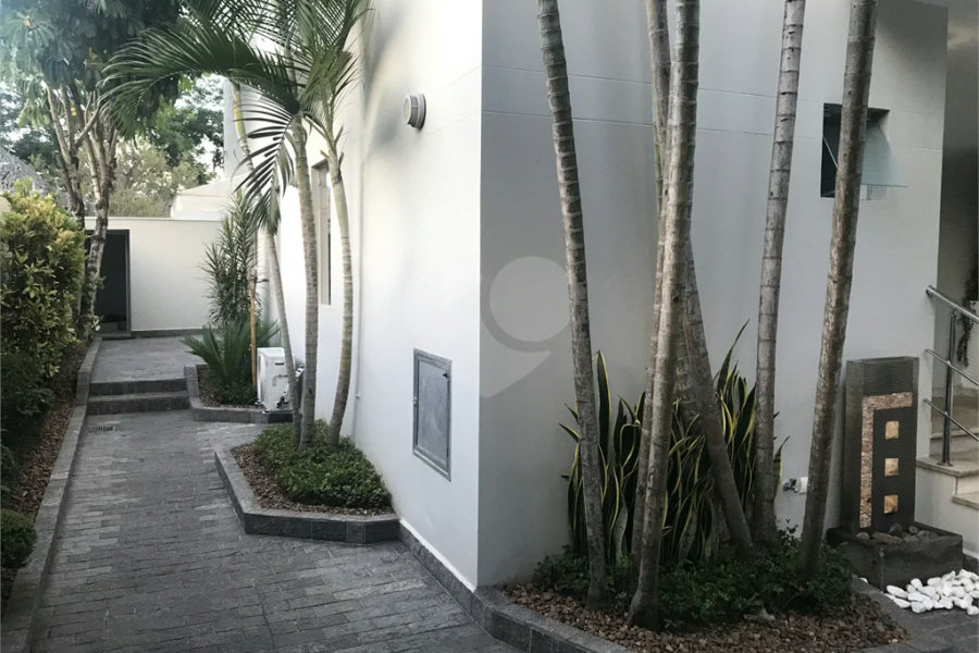 Sobrado à venda com 3 quartos, sendo 1 suíte, em Alto da Boa Vista, São Paulo, SP