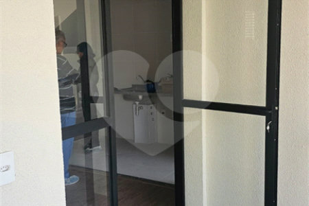 Apartamento à venda com 2 quartos, sendo 1 suíte, em Vila Firmiano Pinto, São Paulo, SP