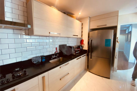 Apartamento à venda com 3 suítes em Vila Floresta, Santo André, SP