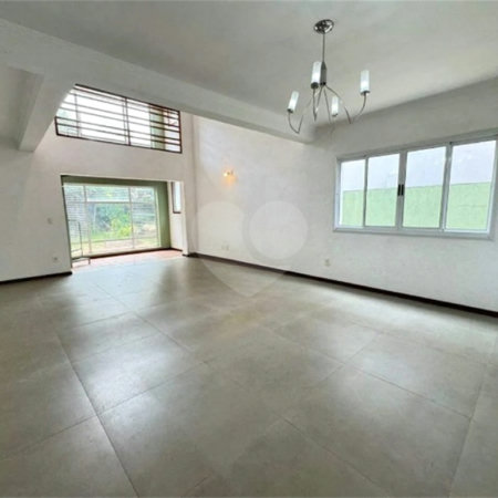 Casa à venda com 3 quartos, sendo 1 suíte,  no condomínio Residencial Recanto dos Paturis, Vinhedo - SP