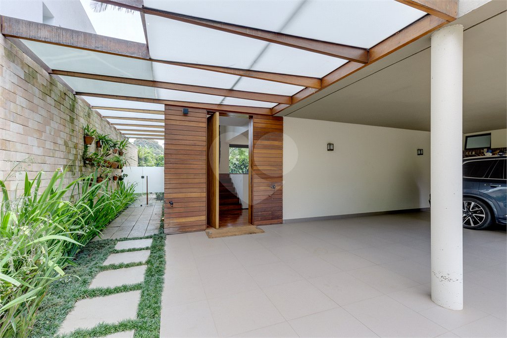 Casa à venda com 4 suítes no condomínio Vila Flora, São Paulo - SP