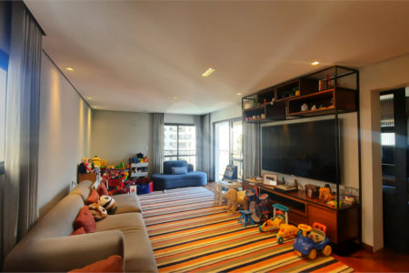 Apartamento à venda com 4 quartos, sendo 2 suítes, em Morumbi, São Paulo, SP