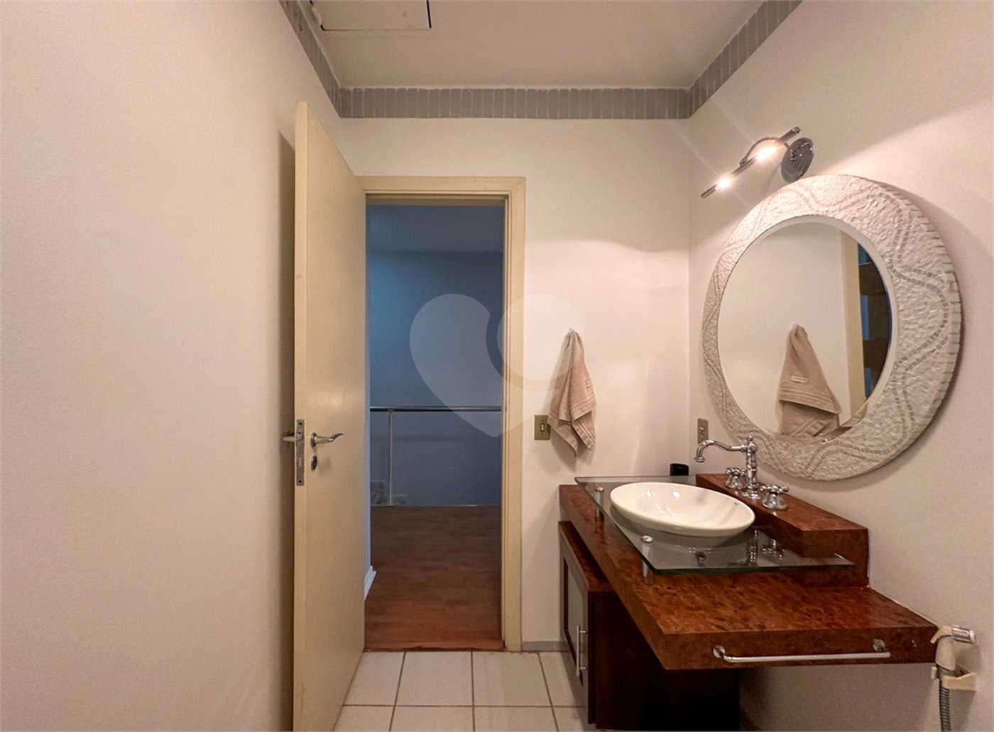 Casa à venda com 3 quartos, sendo 1 suíte,  no condomínio Barão do Triunfo, São Paulo - SP