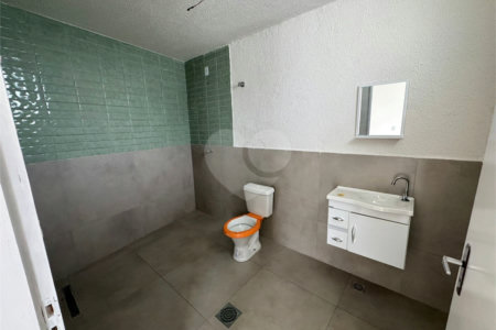 Casa á venda, com 03 Dormitórios, no Bairro Parque Primavera em São Carlos.