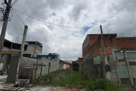 Terreno à venda em Jardim Quaresmeira II, Suzano, SP