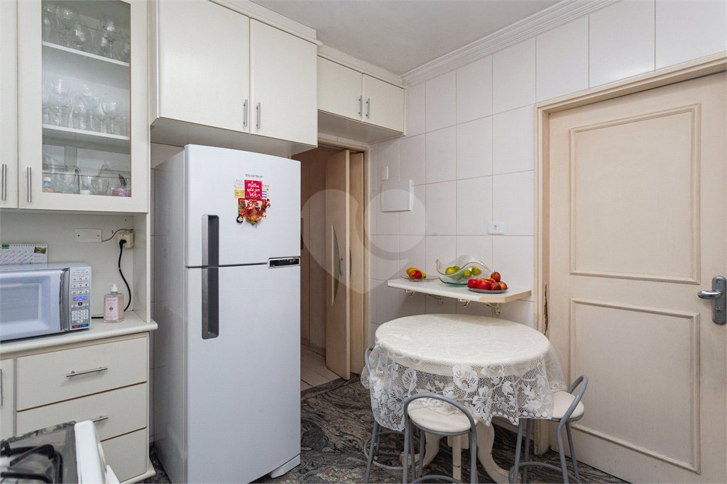 Apartamento à venda com 3 quartos, sendo 1 suíte, em Jardim Paulista, São Paulo, SP