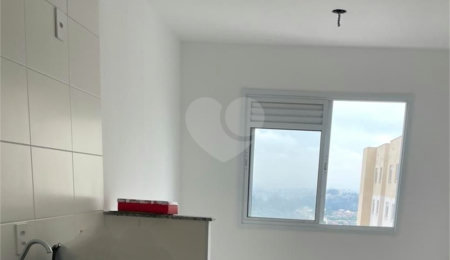 Apartamento à venda com 2 quartos em Cidade Tiradentes, São Paulo, SP