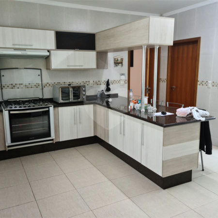 Casa à venda com 5 quartos, sendo 1 suíte, em Vila Lavínia, Mogi das Cruzes, SP