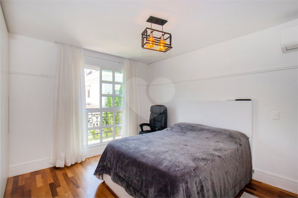 Casa à venda com 4 suítes no condomínio Conde D Eu, São Paulo - SP