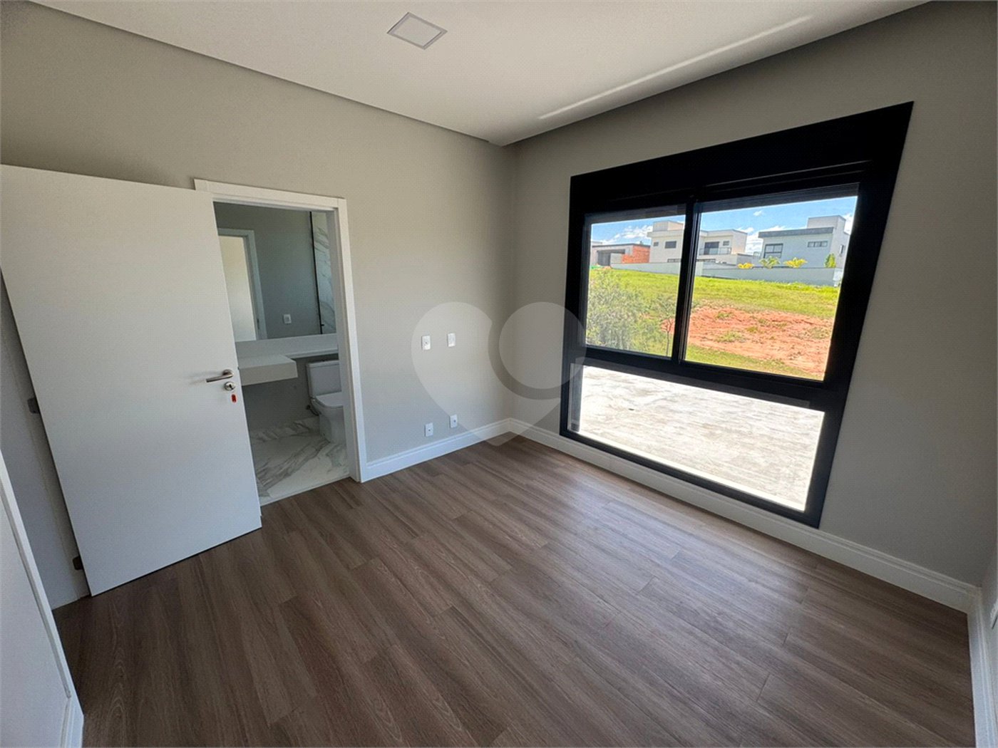 Casa à venda com 4 suítes no condomínio Villas do Golf, Itu - SP