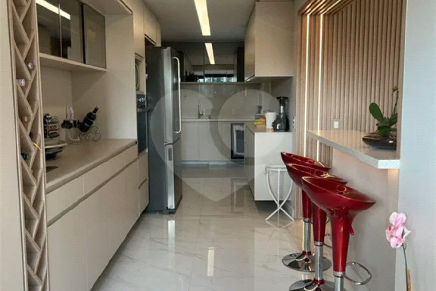 Apartamento à venda com 3 suítes em Santa Teresinha, São Paulo, SP