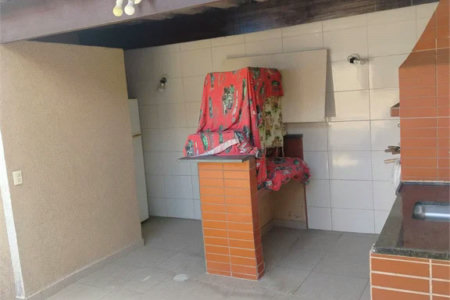 Sobrado à venda com 2 quartos em Jardim Santa Rosa, Taboão da Serra, SP