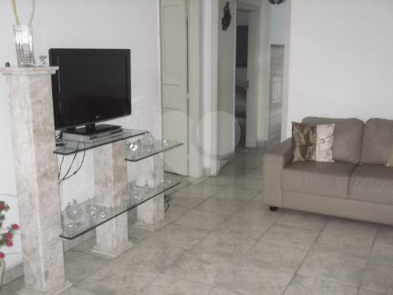 Casa Térrea à venda com 3 quartos em Vila Brasilina, São Paulo, SP