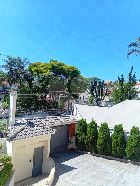 Casa à venda com 3 suítes no condomínio Residencial Jd. Floresta, São Paulo - SP