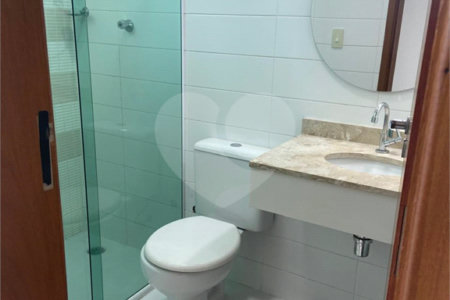 Sobrado à venda com 3 quartos, sendo 1 suíte,  em Vila Pires, Santo André, SP