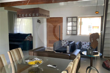 Casa em condomínio à venda com 3 quartos, sendo 2 suítes, em Caravelas, Armação dos Búzios, RJ