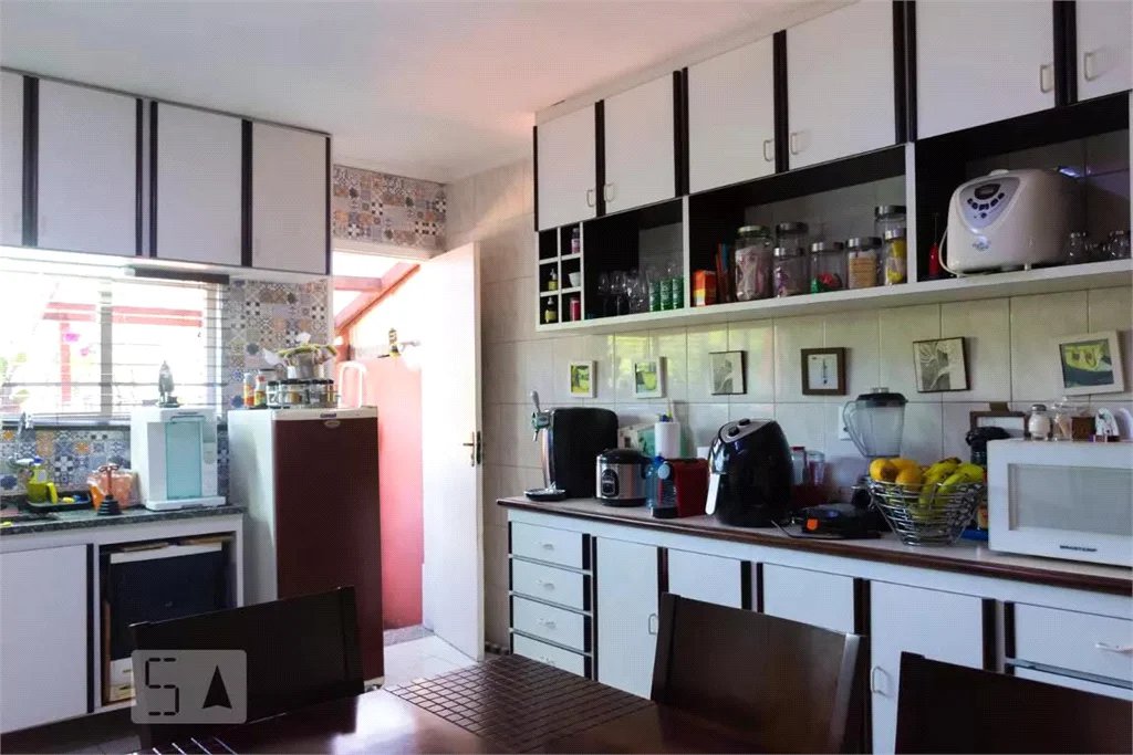 Casa à venda com 3 quartos, sendo 1 suíte, em Vila Universitária, São Paulo, SP