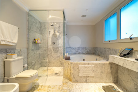 Apartamento à venda com 5 suítes em Moema, São Paulo, SP