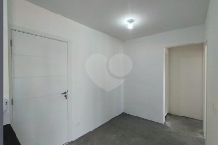 Apartamento de 33m2 localizado na Saúde