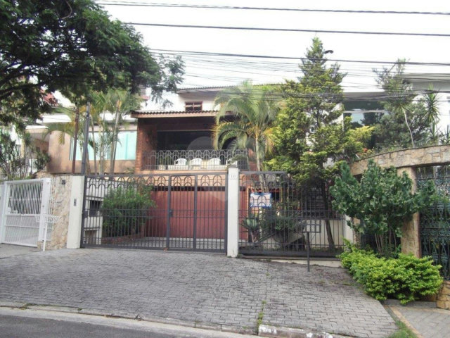 Casa à venda com 3 suítes no condomínio Praça Monsenhor Macedo,10, São Paulo - SP