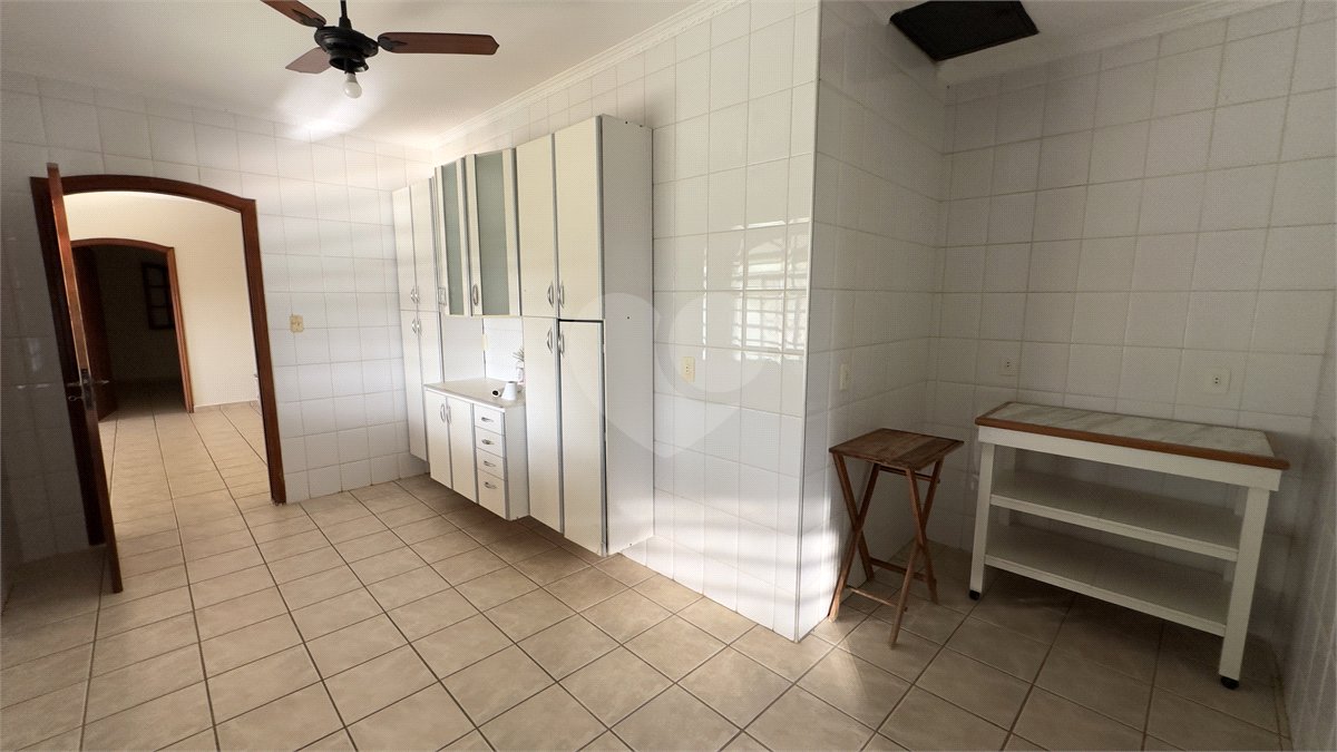 Casa à venda ou para alugar com 2 quartos, sendo 1 suíte, no condomínio Acmti - Colinas do Mosteiro, Terras de Itaici e Recanto dos Pássaros, Indaiatuba - SP