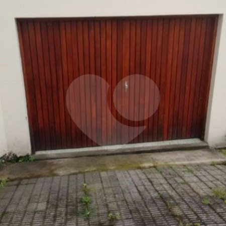Sobrado à venda com 3 quartos, sendo 1 suíte,  em Parque Vitória, São Paulo, SP