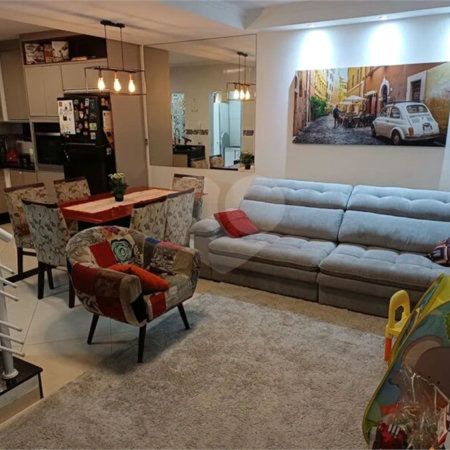 Casa à venda com 3 quartos, sendo 1 suíte, no condomínio Residencial Shekinah, São Paulo - SP